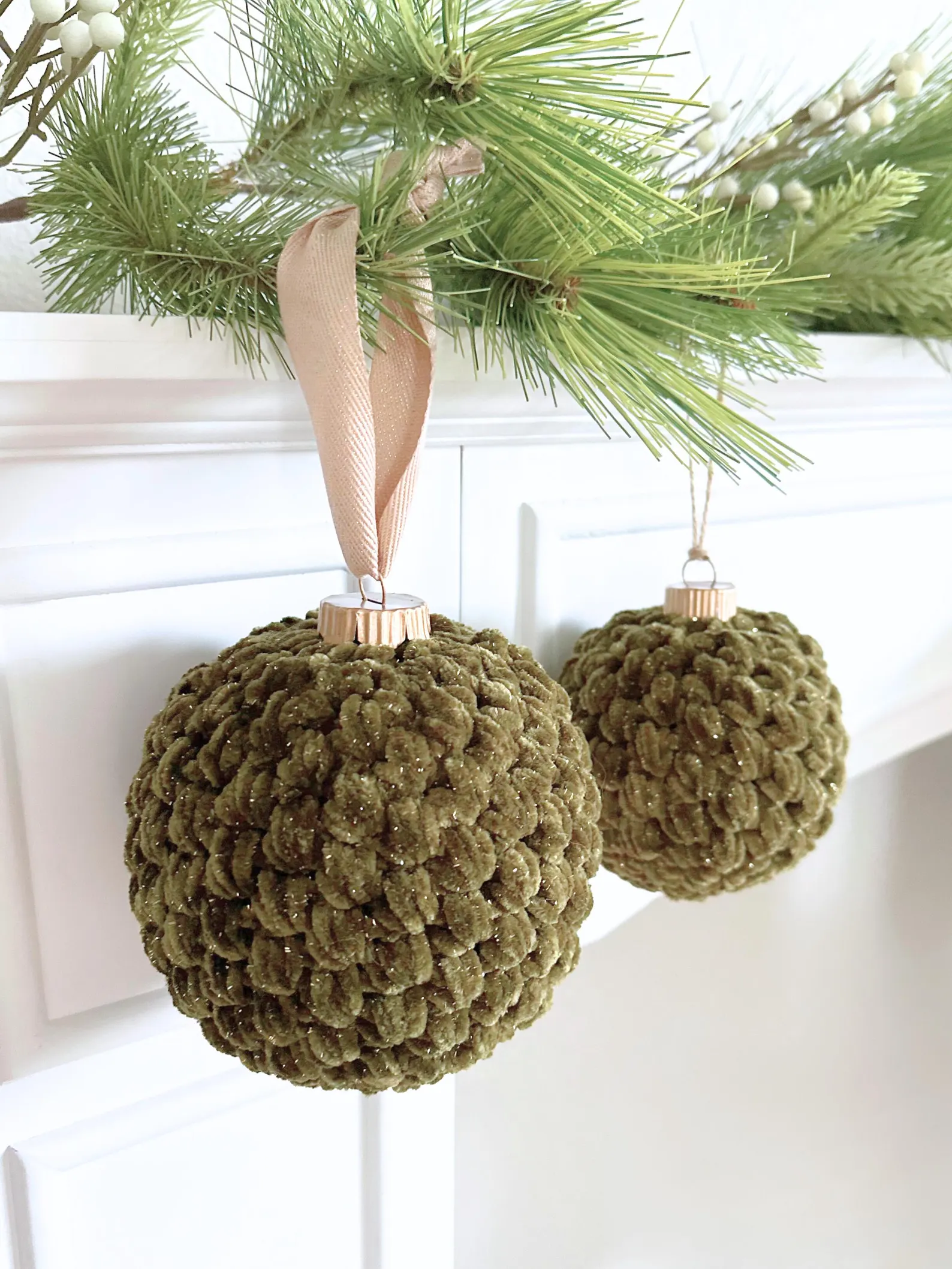 Crochet Christmas Ball Ornament Pattern 097 PDF - Image 2